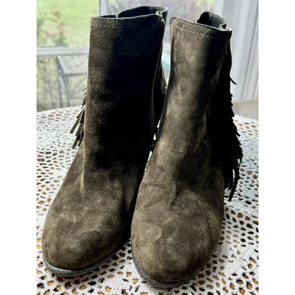 Vince Camuto Ladies Brown Leather Suede Fringe Tassel Bootie Size 8.5 Wide 787 - Picture 1 of 10